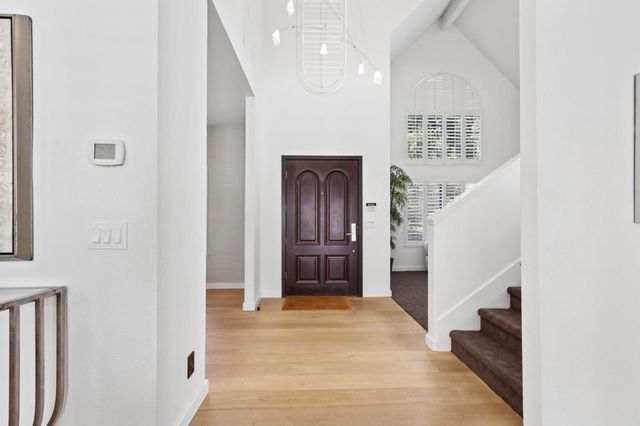 11 River Garden Ct, Sacramento, CA 95831
