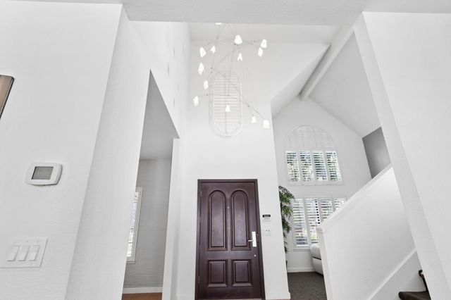 11 River Garden Ct, Sacramento, CA 95831