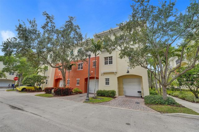 617 SW 2nd Drive, Pompano Beach, FL 33060