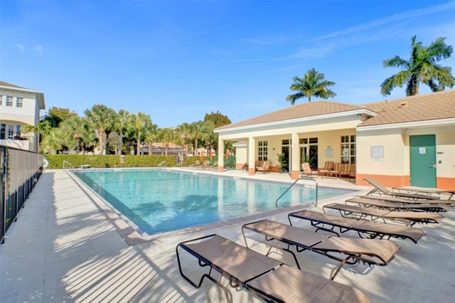 617 SW 2nd Drive, Pompano Beach, FL 33060