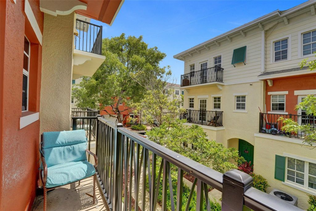 617 SW 2nd Drive, Pompano Beach, FL 33060