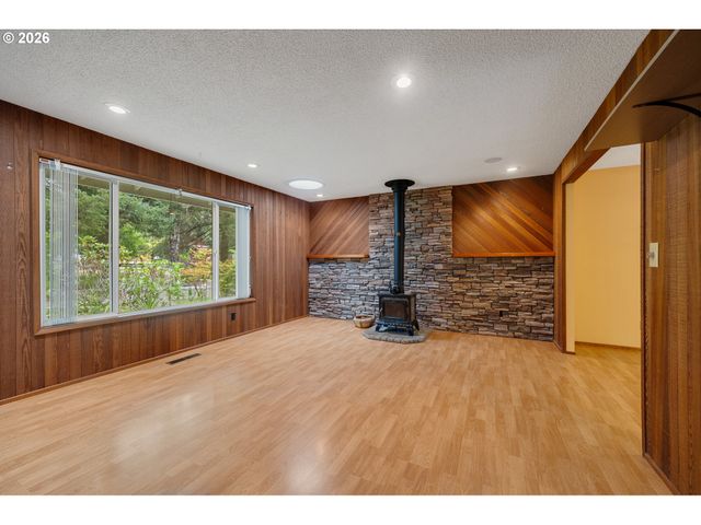 17005 SOUTHPOINT Dr, Nehalem, OR 97131