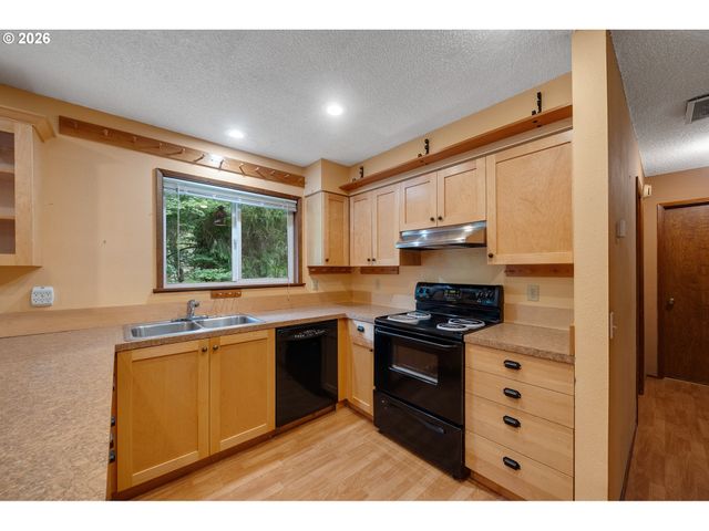 17005 SOUTHPOINT Dr, Nehalem, OR 97131