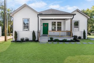 1055 11th St, Old Hickory, TN 37138