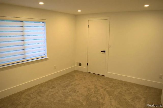 5141 Woodrun Court, West Bloomfield, MI 48323