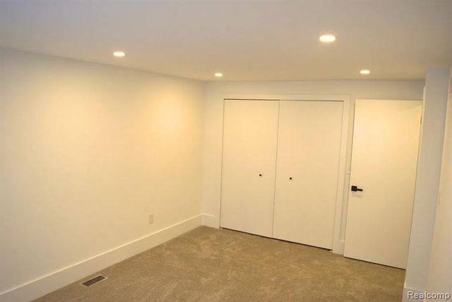 5141 Woodrun Court, West Bloomfield, MI 48323