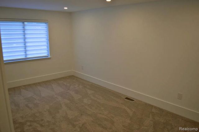 5141 Woodrun Court, West Bloomfield, MI 48323