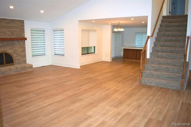 5141 Woodrun Court, West Bloomfield, MI 48323