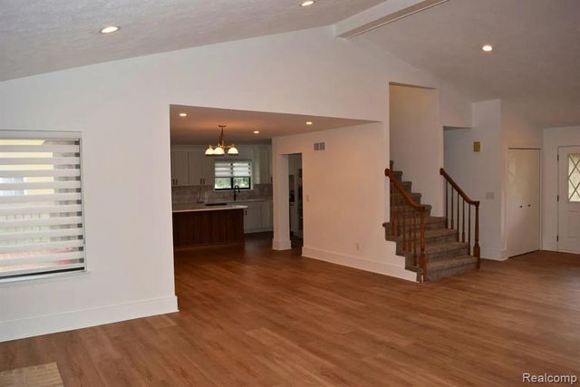 5141 Woodrun Court, West Bloomfield, MI 48323