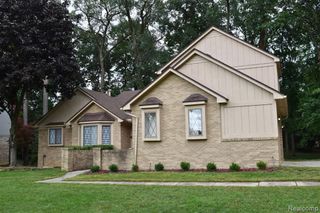 5141 Woodrun Court, West Bloomfield, MI 48323