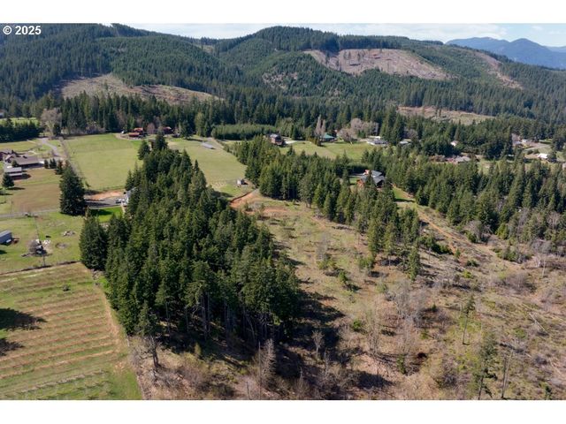 5369 YORK HILL Dr, Hood River, OR 97031