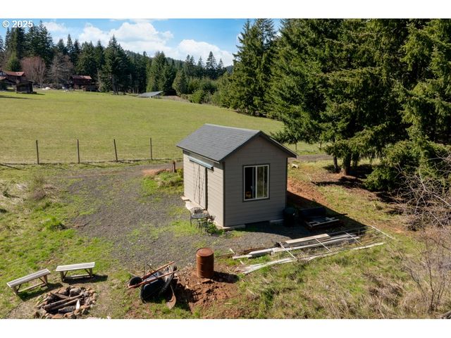5369 YORK HILL Dr, Hood River, OR 97031