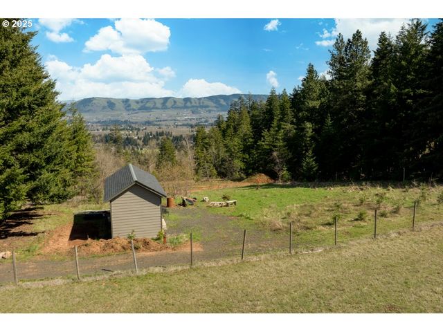 5369 YORK HILL Dr, Hood River, OR 97031