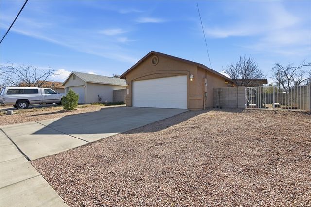 2524 Chambers Avenue, Kingman, AZ 86401