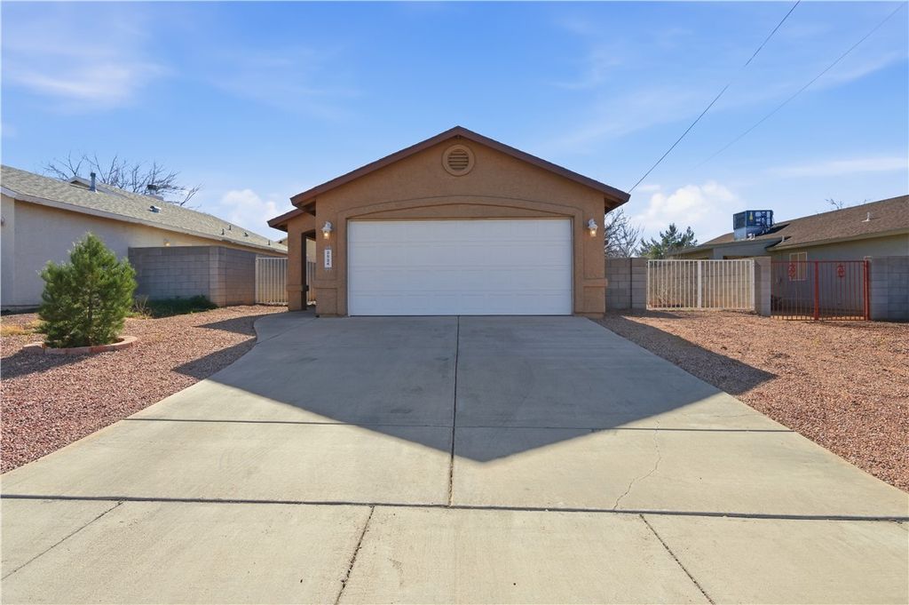 2524 Chambers Avenue, Kingman, AZ 86401
