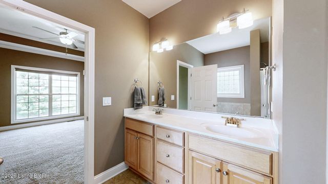 504 Autumn Grove Cir, New Albany, IN 47150