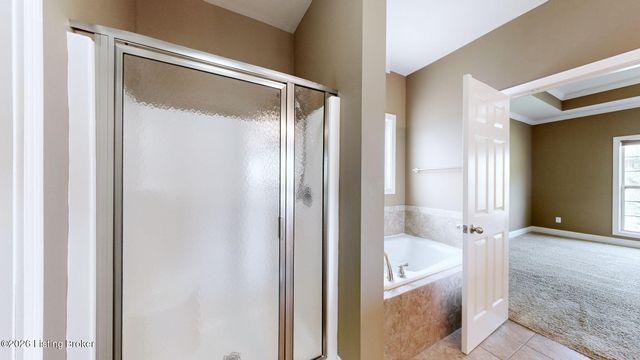 504 Autumn Grove Cir, New Albany, IN 47150