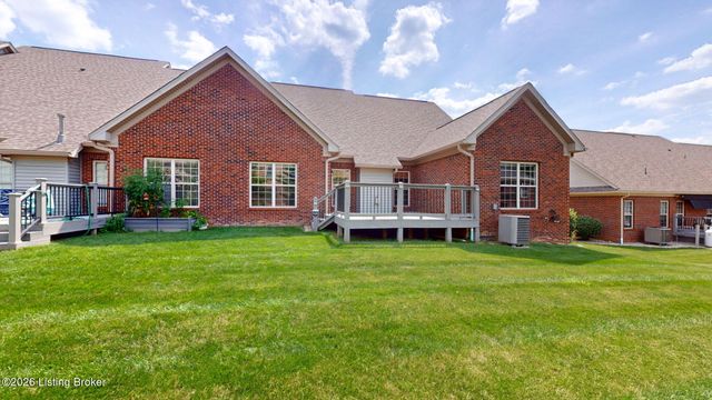 504 Autumn Grove Cir, New Albany, IN 47150