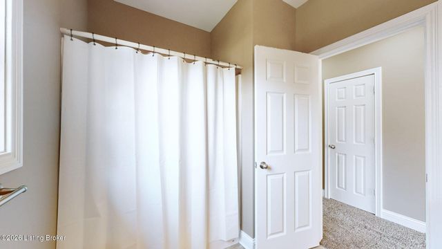 504 Autumn Grove Cir, New Albany, IN 47150