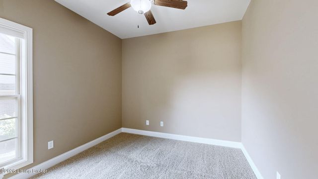 504 Autumn Grove Cir, New Albany, IN 47150