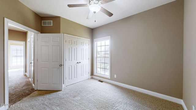 504 Autumn Grove Cir, New Albany, IN 47150