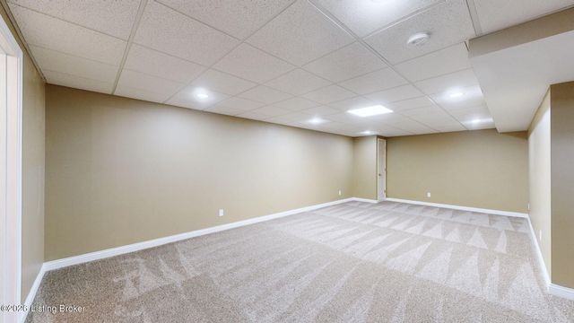 504 Autumn Grove Cir, New Albany, IN 47150