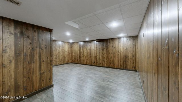504 Autumn Grove Cir, New Albany, IN 47150