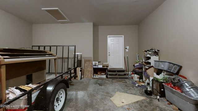 504 Autumn Grove Cir, New Albany, IN 47150