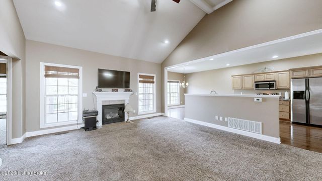 504 Autumn Grove Cir, New Albany, IN 47150