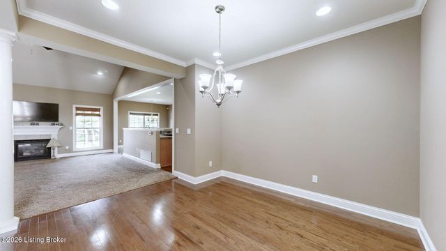 504 Autumn Grove Cir, New Albany, IN 47150