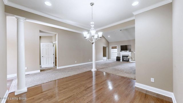 504 Autumn Grove Cir, New Albany, IN 47150