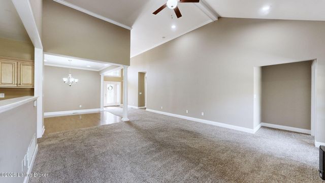 504 Autumn Grove Cir, New Albany, IN 47150