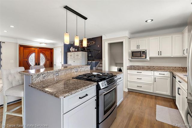 22461 Benjamin Street, Saint Clair Shores, MI 48081