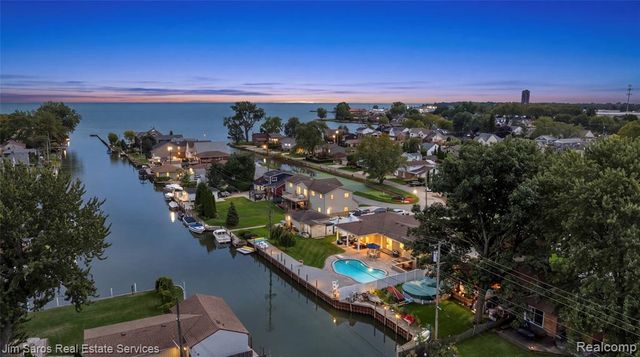 22461 Benjamin Street, Saint Clair Shores, MI 48081