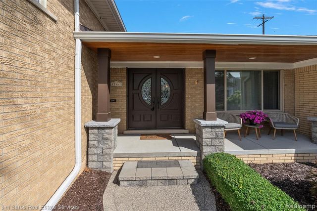 22461 Benjamin Street, Saint Clair Shores, MI 48081