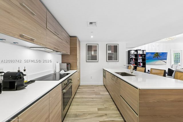 1300 S Miami Ave 2310, Miami, FL 33130