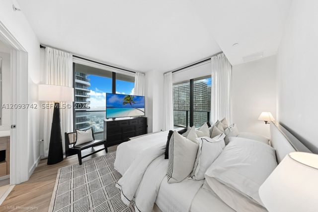 1300 S Miami Ave 2310, Miami, FL 33130