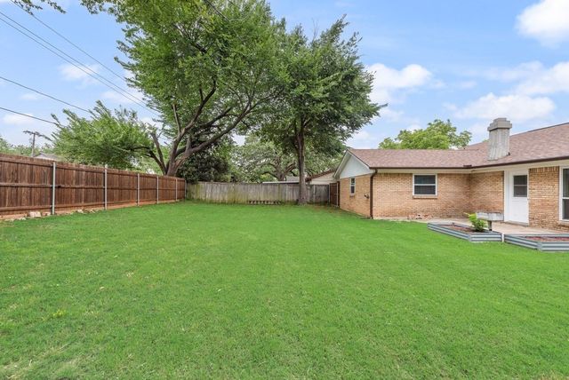 809 Buffalo Drive, Arlington, TX 76013
