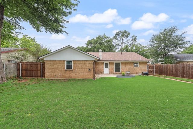 809 Buffalo Drive, Arlington, TX 76013