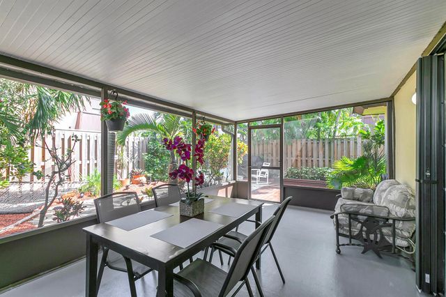 3530 E Gardens East Drive E B, Palm Beach Gardens, FL 33410