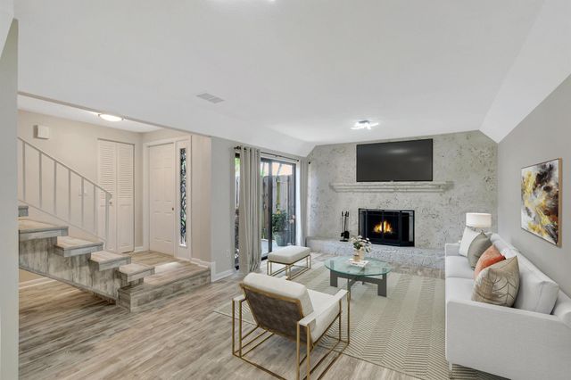 3530 E Gardens East Drive E B, Palm Beach Gardens, FL 33410