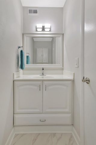 3530 E Gardens East Drive E B, Palm Beach Gardens, FL 33410