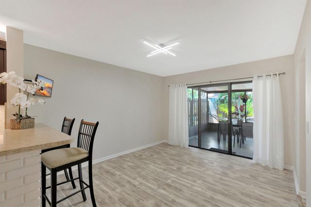 3530 E Gardens East Drive E B, Palm Beach Gardens, FL 33410