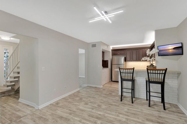 3530 E Gardens East Drive E B, Palm Beach Gardens, FL 33410