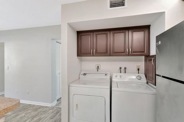 3530 E Gardens East Drive E B, Palm Beach Gardens, FL 33410