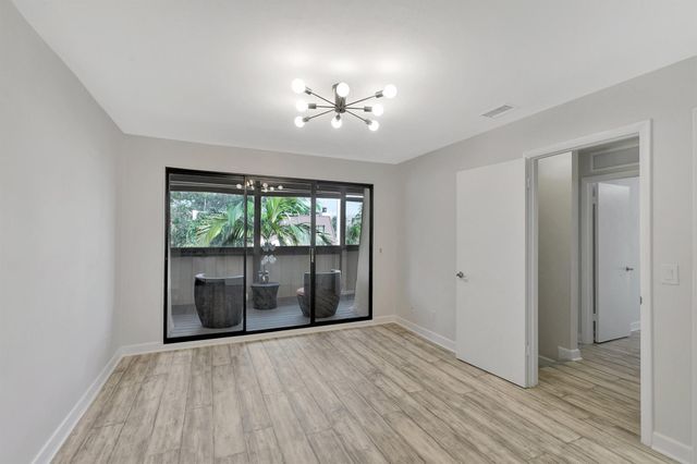 3530 E Gardens East Drive E B, Palm Beach Gardens, FL 33410