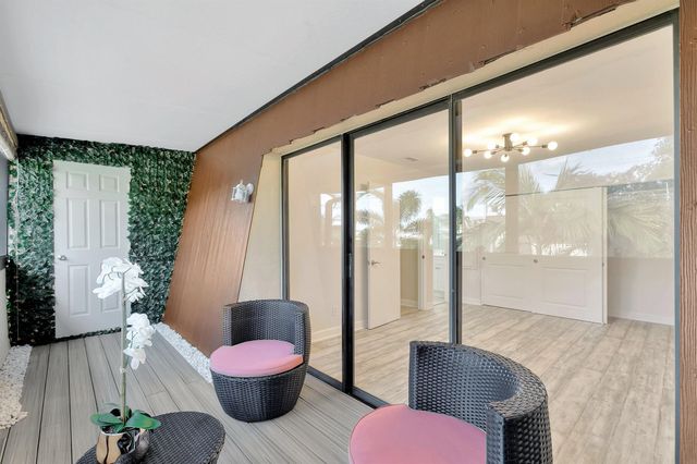 3530 E Gardens East Drive E B, Palm Beach Gardens, FL 33410