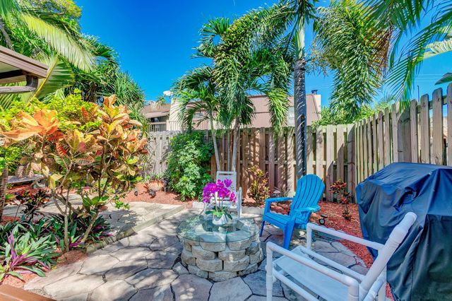 3530 E Gardens East Drive E B, Palm Beach Gardens, FL 33410