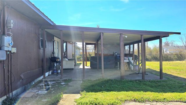 906 14th Street, Rogers, AR 72756