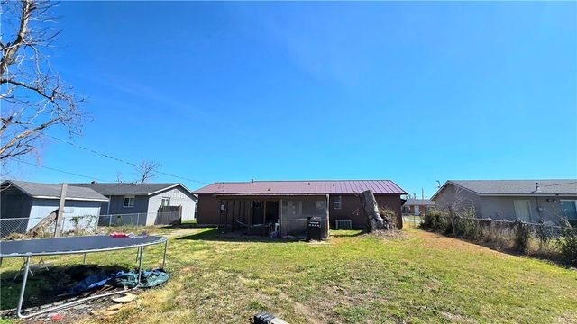 906 14th Street, Rogers, AR 72756